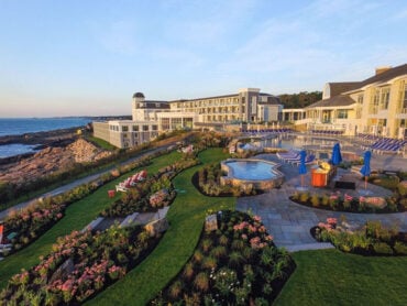 Best Hotel Wedding Venues Cliff Hotel Maine Outside