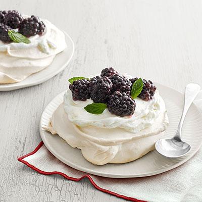 Wedding Cake Alternative: Pavlova