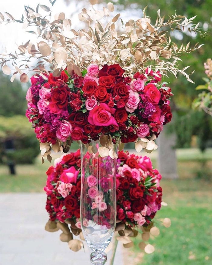 Roses Extravagant Wedding Flowers