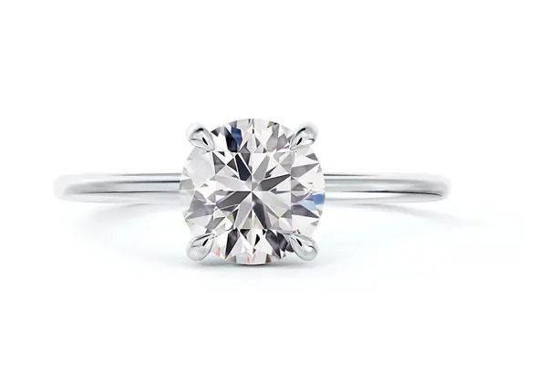 Round Cut Diamond Engagement Ring