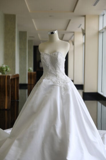 photo of used wedding dress on mannequin