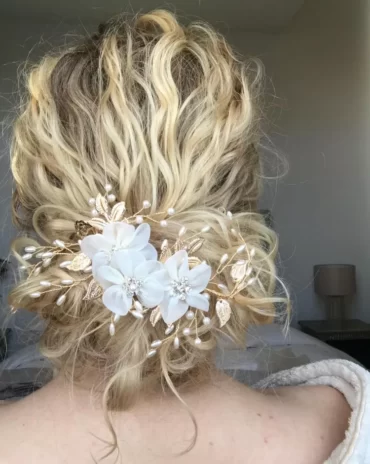 Wedding Hairstyles For Curly Hair with Hair Pin